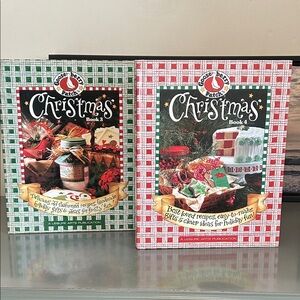 Gooseberry Patch Vintage Christmas Cookbooks. Set of 2